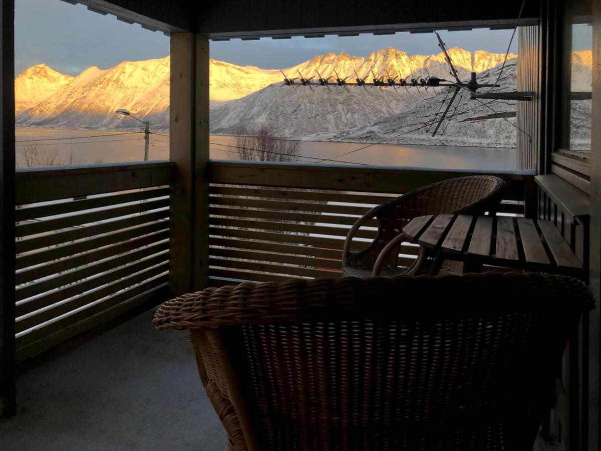 Segla Guesthouse - With View Of Fjord Fjordgard Eksteriør billede
