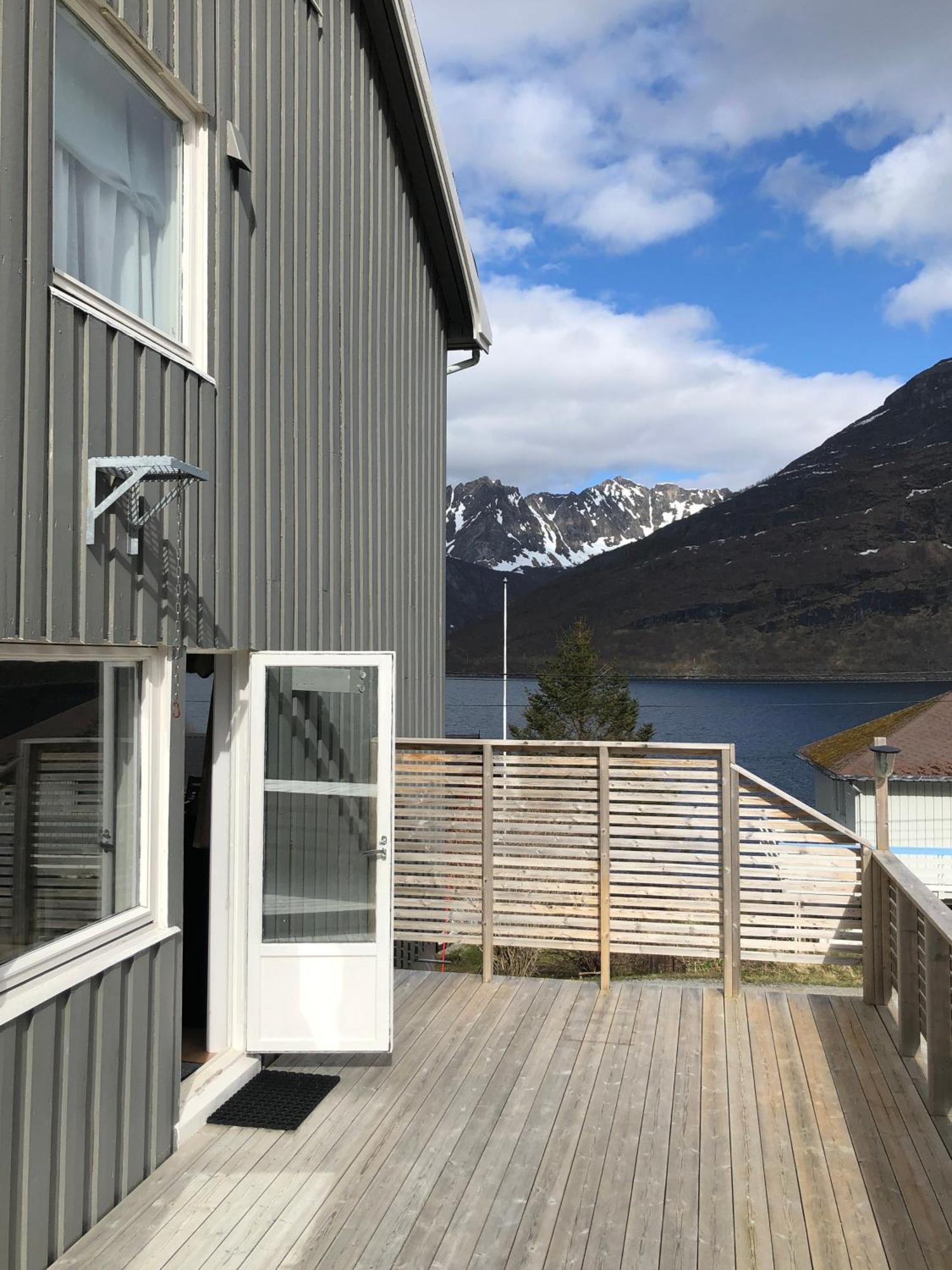Segla Guesthouse - With View Of Fjord Fjordgard Eksteriør billede