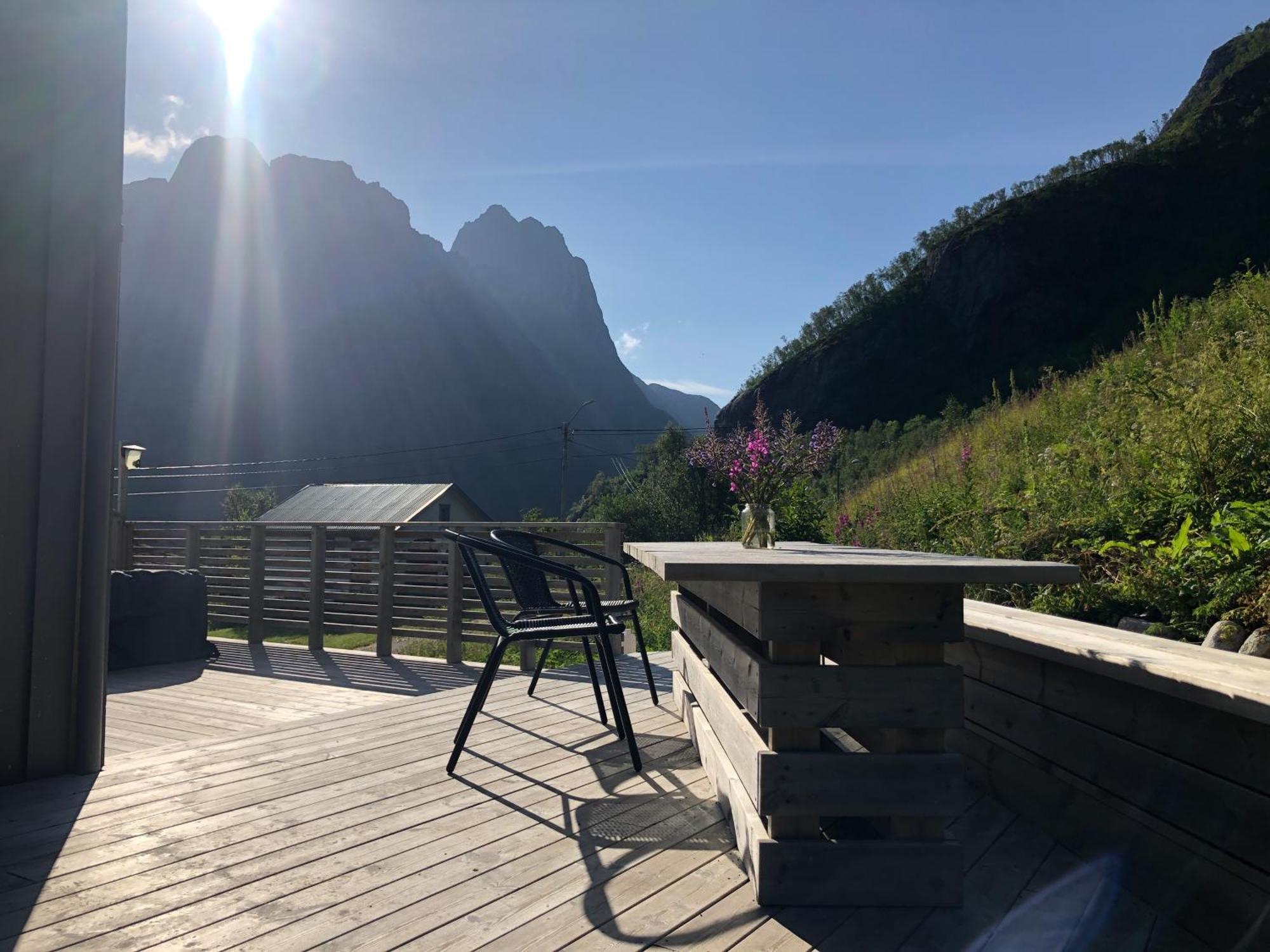 Segla Guesthouse - With View Of Fjord Fjordgard Eksteriør billede