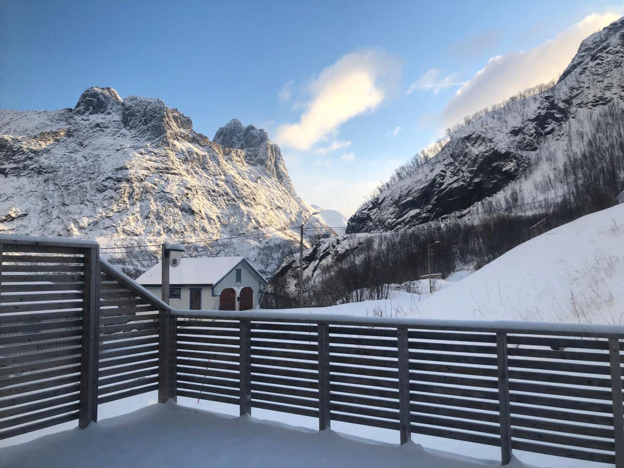 Segla Guesthouse - With View Of Fjord Fjordgard Eksteriør billede